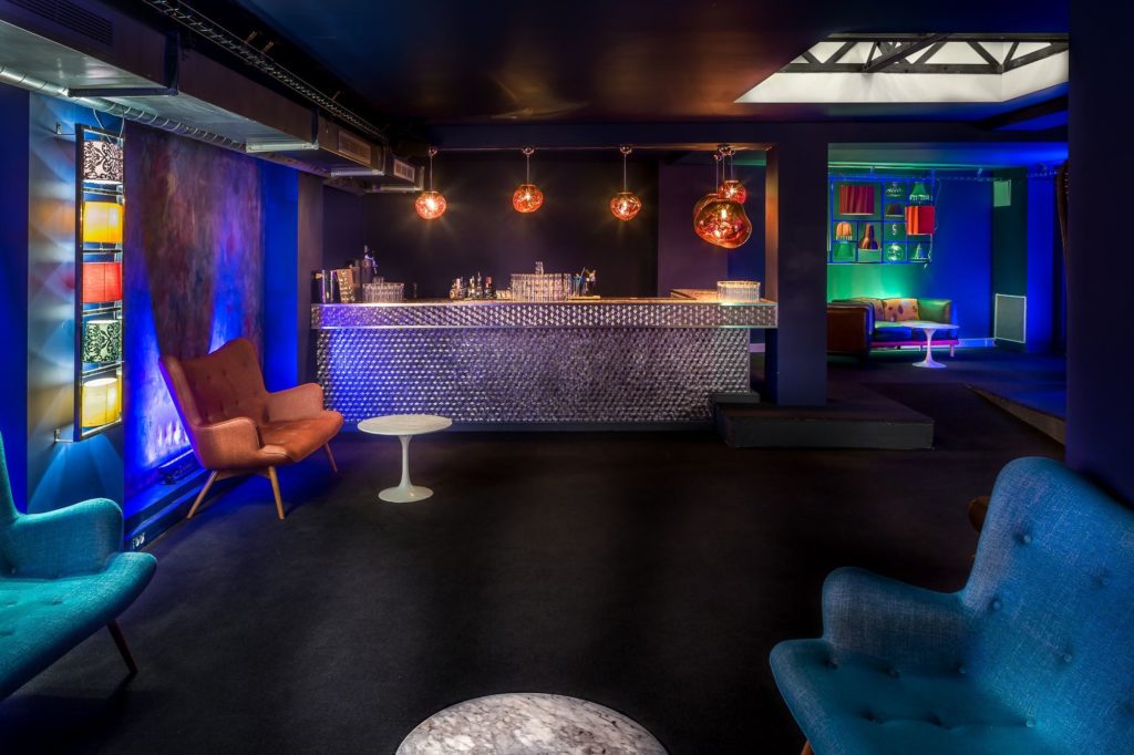 Les adresses découvertes de Paris 70's bar karaoké restaurant alcool tendance