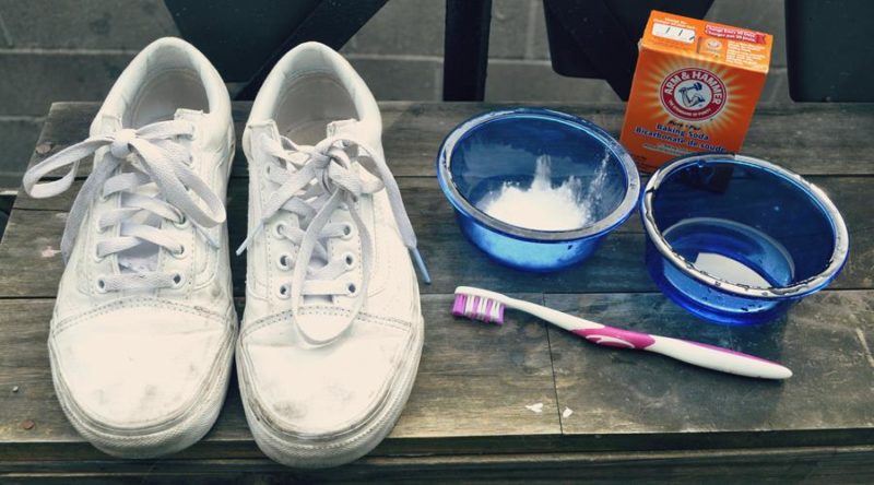 comment bien nettoyer ses baskets blanches avec du bicarbonate de soude