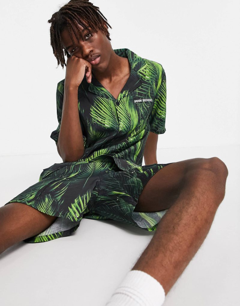 Choisir sa chemise à imprimé tropical