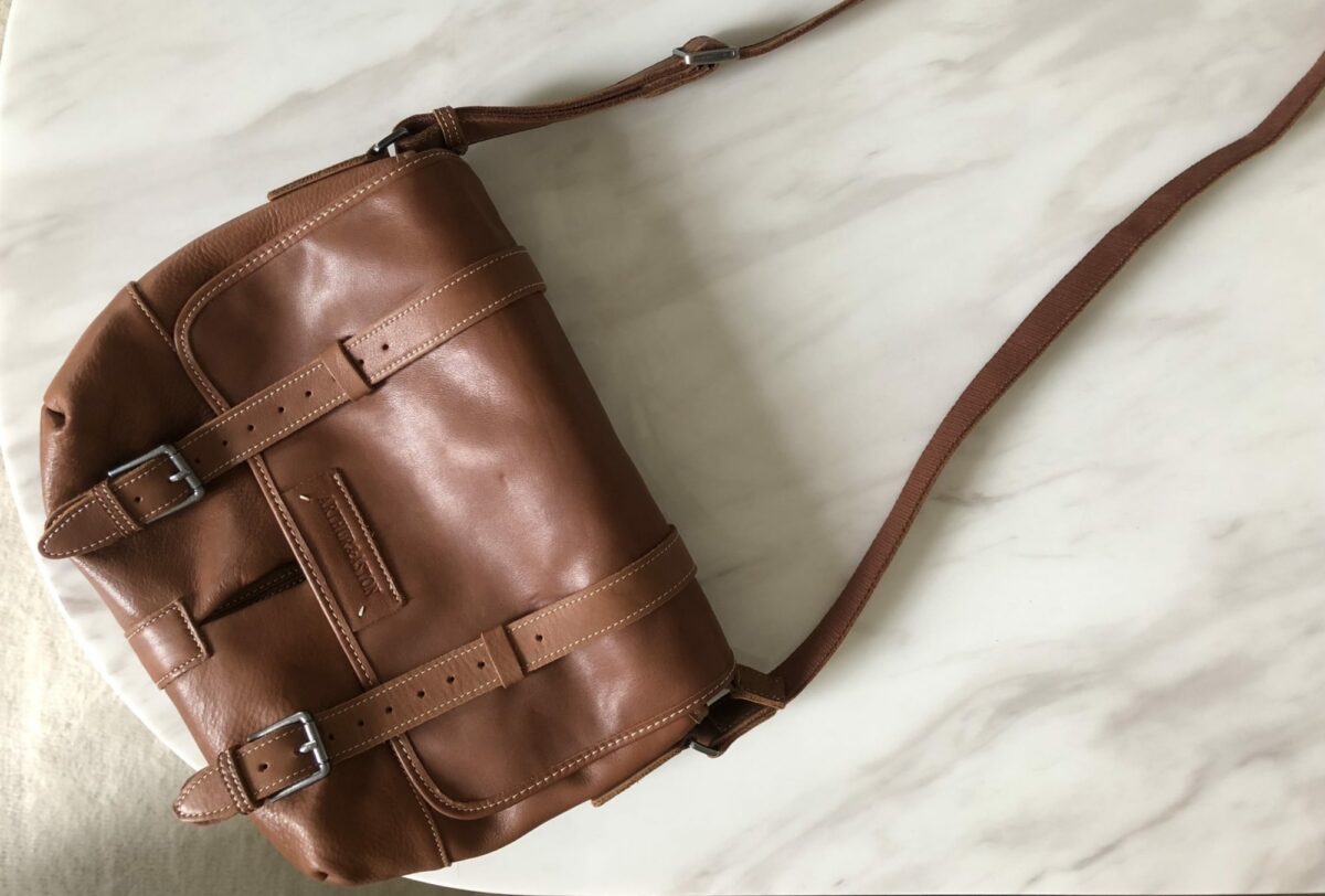 Test & Avis : Le sac besace en cuir Arthur & Aston - Edgard L'élégant