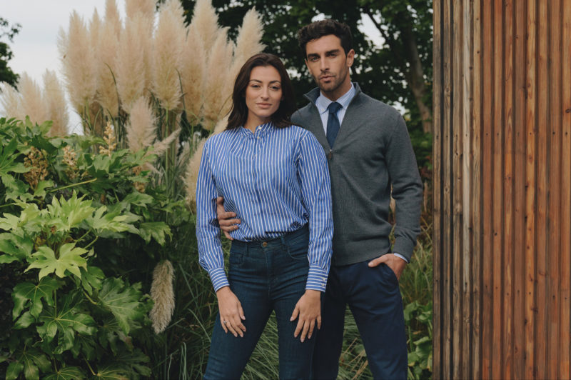 femme et homme avec la nouvelle collection de chemises 100% bio café coton