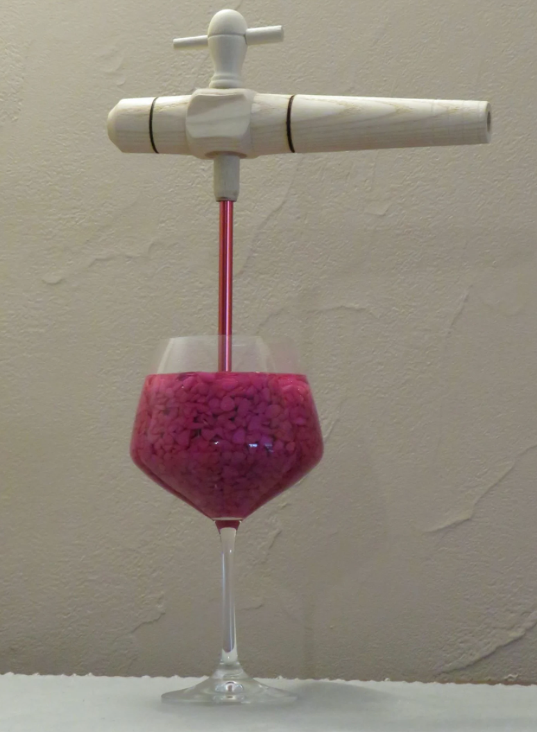 objet insolite fontaine à vin