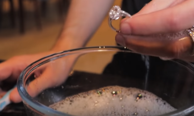 nettoyer ses bijoux à la bière