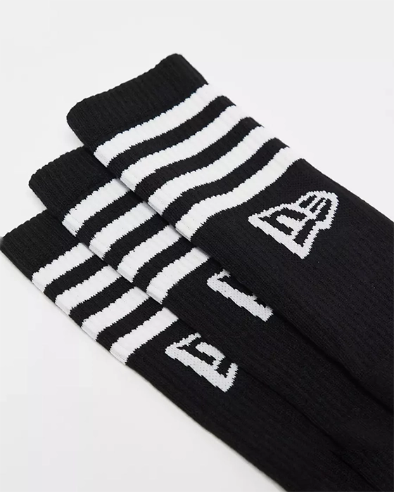 idée look sportswear chaussettes new era