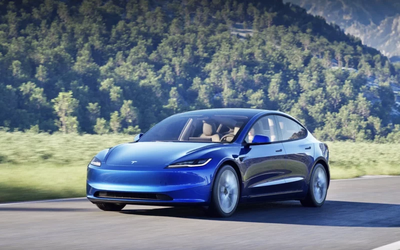 Tesla model 3 TOP 10 des voitures qui allient sécurité et équipements