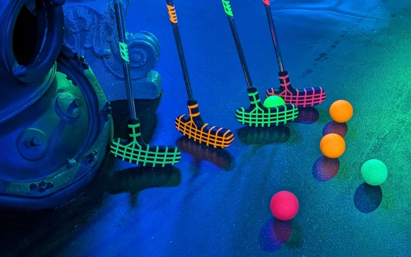 mini-golf fluo