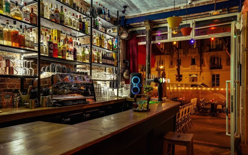Bars à Paris pas chers le H bar