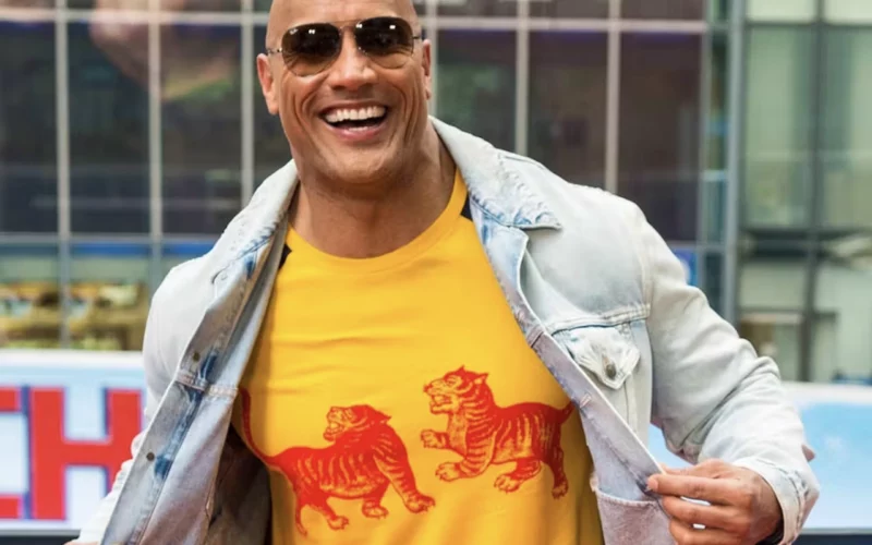 style de Dwayne Johnson t-shirt motifs