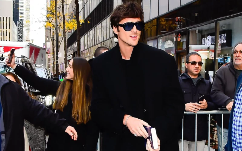 Le style de Jacob Elordi accessoires