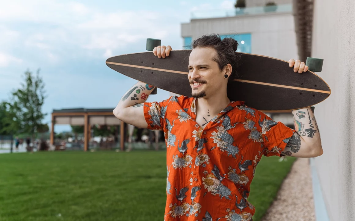 porter la chemise surfeur