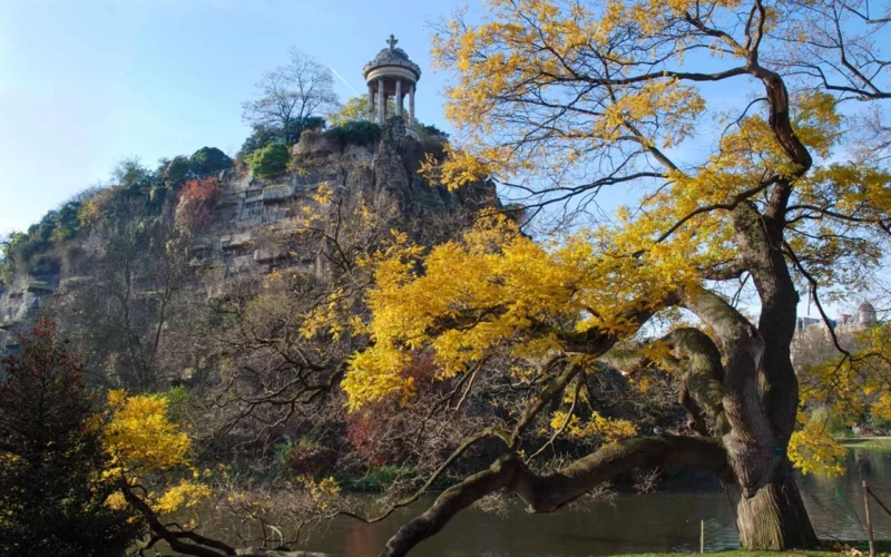 spot premier date Paris belvédère