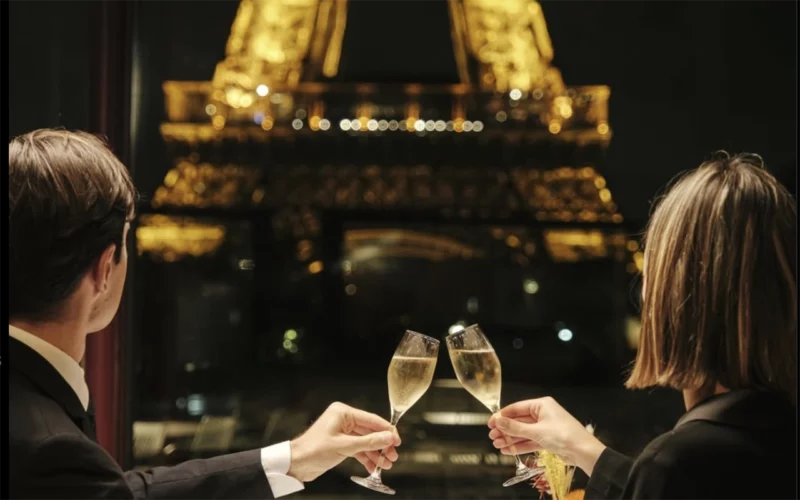 spot premier date Paris les ombres