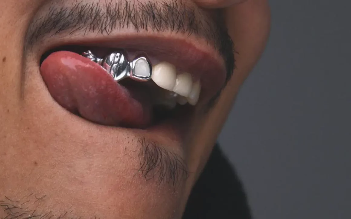 Le grillz trendy argenté