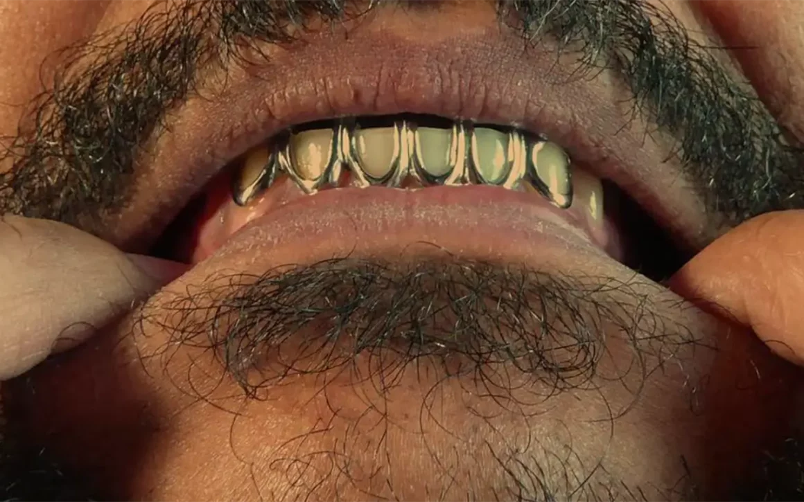 Le grillz trendy open face