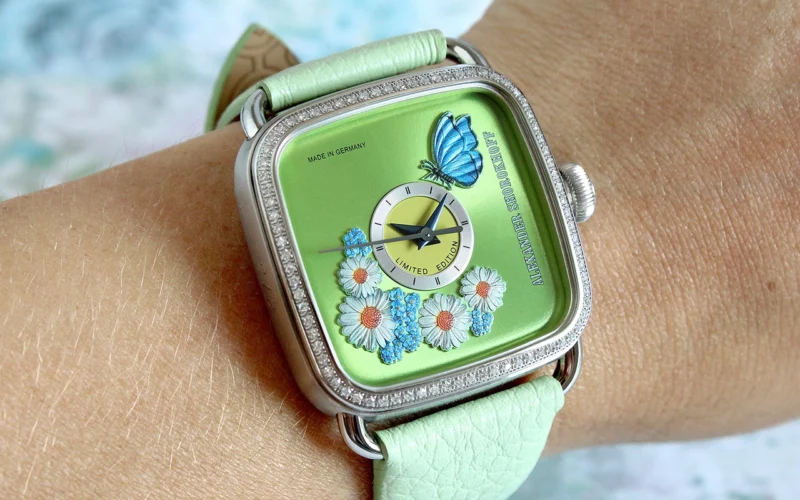 Objet d’art horloger summer