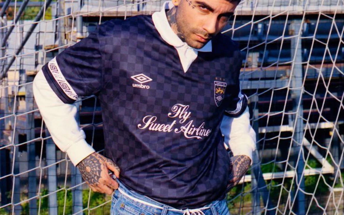 maillot de foot vintage trendy bleu marine