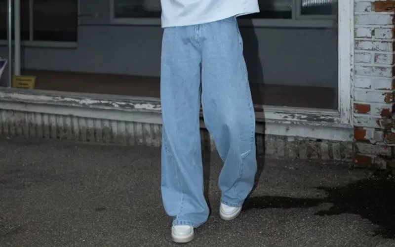 porter le baggy selon sa morphologie de couleur bleu