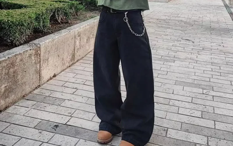 porter le baggy selon sa morphologie de couleur foncé