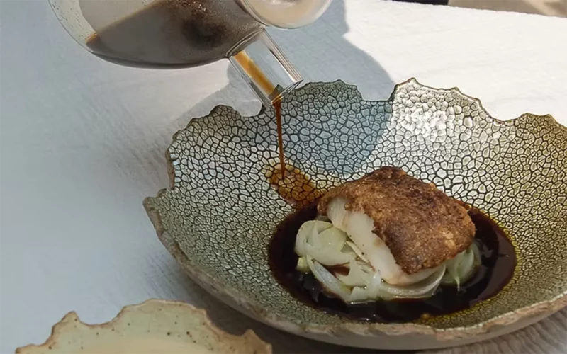 TOP 10 des restaurants gastronomiques à Paris Emprunte plat