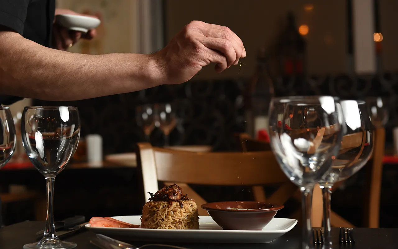 dîner immersif dans l'obscurité