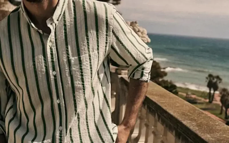 porter les rayures verticales chemise