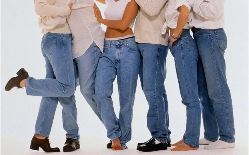 adopter le style années 90 jeans