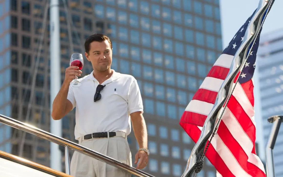 comment s’habiller comme Jordan Belfort bateau