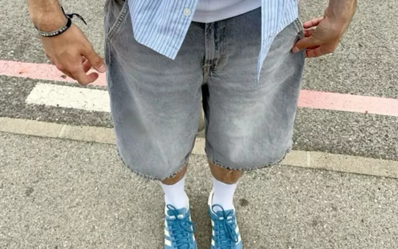 porter le jort en jean gris
