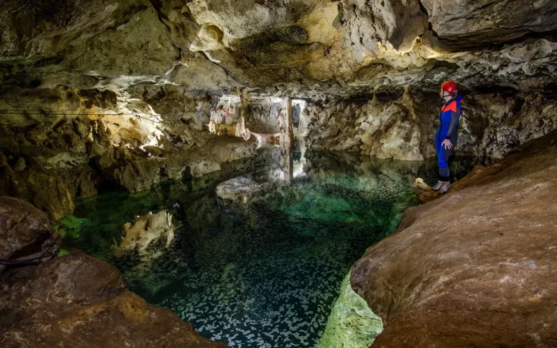 activités à sensations fortes spéléologie