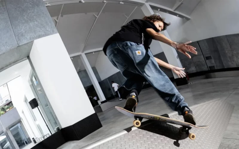 adopter le style skateur jeans carhartt