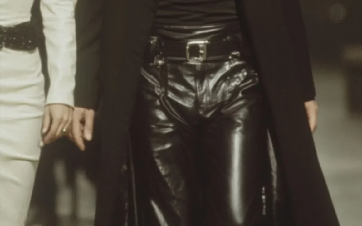 comment s’habiller comme Neo de Matrix pantalon