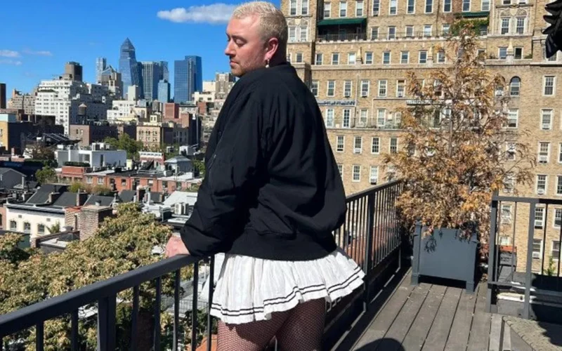 looks gender fluid sam smith