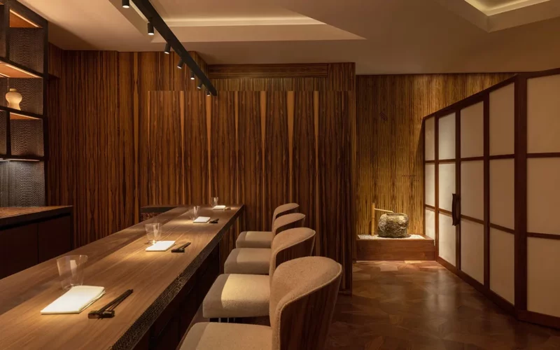 TOP 10 des meilleurs restaurants étoilés à Paris HAKUBA salle