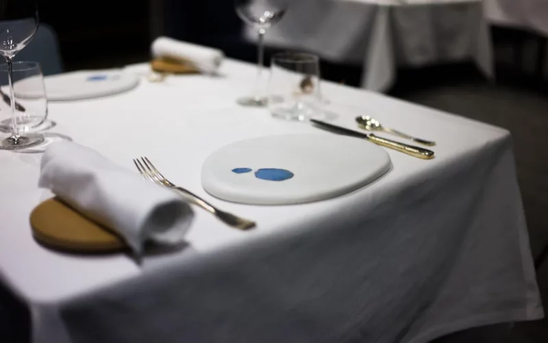 TOP 10 des meilleurs restaurants étoilés à Paris LA SCENE DE THELEME salle restaurant