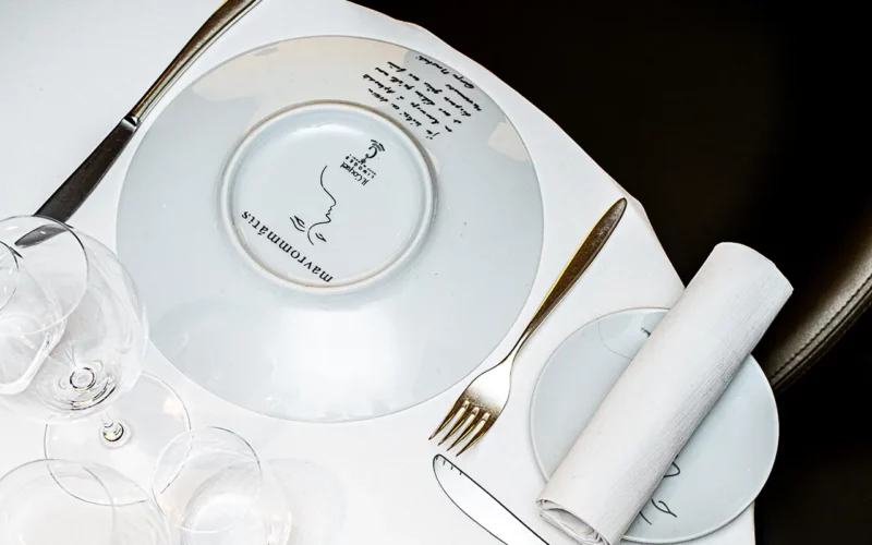 TOP 10 des meilleurs restaurants étoilés à Paris Mavrommatis Salle