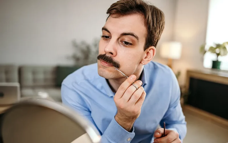 Tailler une moustache conseils